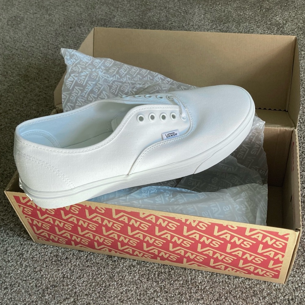VANS All White NIB